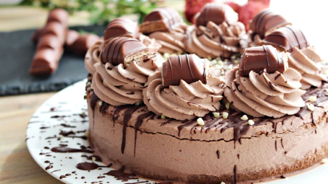 Cum se face tortul Kinder Bueno. Un desert cu care o să impresionezi