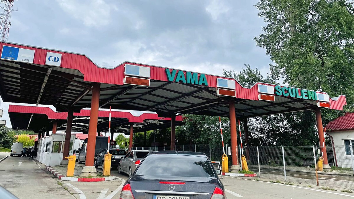 Scandal de corupție la frontiera Sculeni! Vameși și polițiști din Iași, acuzați că favorizau traficul ilegal de mărfuri din Republica Moldova