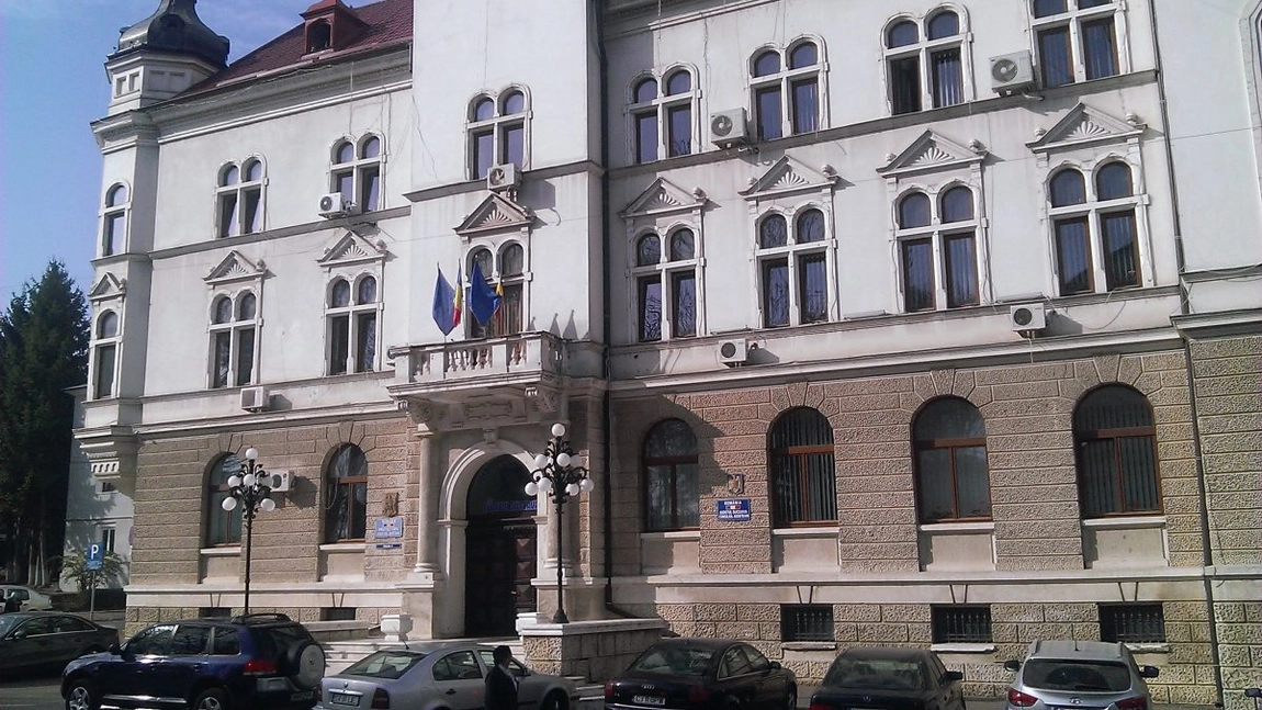 Reorganizare istorică la Consiliul Județean Suceava: peste 60 de posturi vor fi eliminate din organigramă