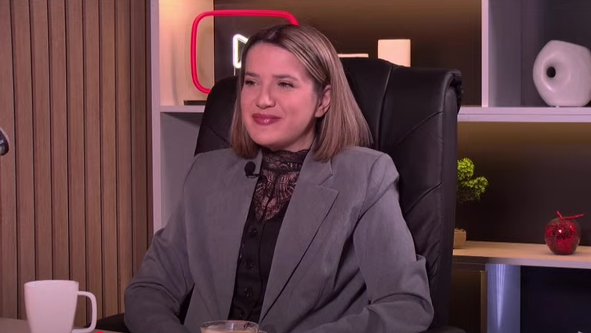 Povestea Cozminei Dascălu, o tânără din Iași care a muncit în unul dintre cele mai cunoscute saloane de înfrumusețare din Londra: „Se muncește mult acolo, dar am câștigat și 7.000 de lire pe lună”