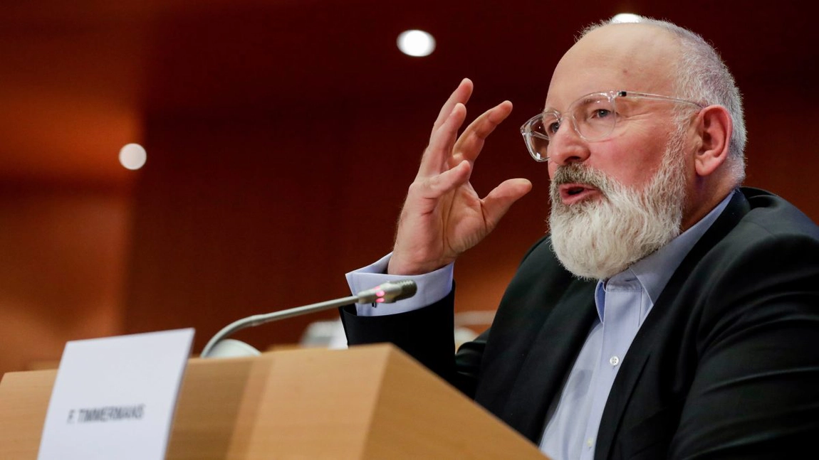 Frans Timmermans plătea ONG-urile din banii europenilor pentru a face presiune ca măsurile anticlimatice să treacă în Comisia Europeană