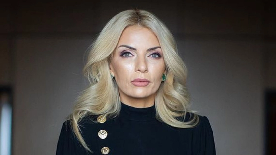 Ce spune Laura Vicol despre prietenia cu Elena Băsescu și aparițiile lor în club: „Am rugat-o să…”