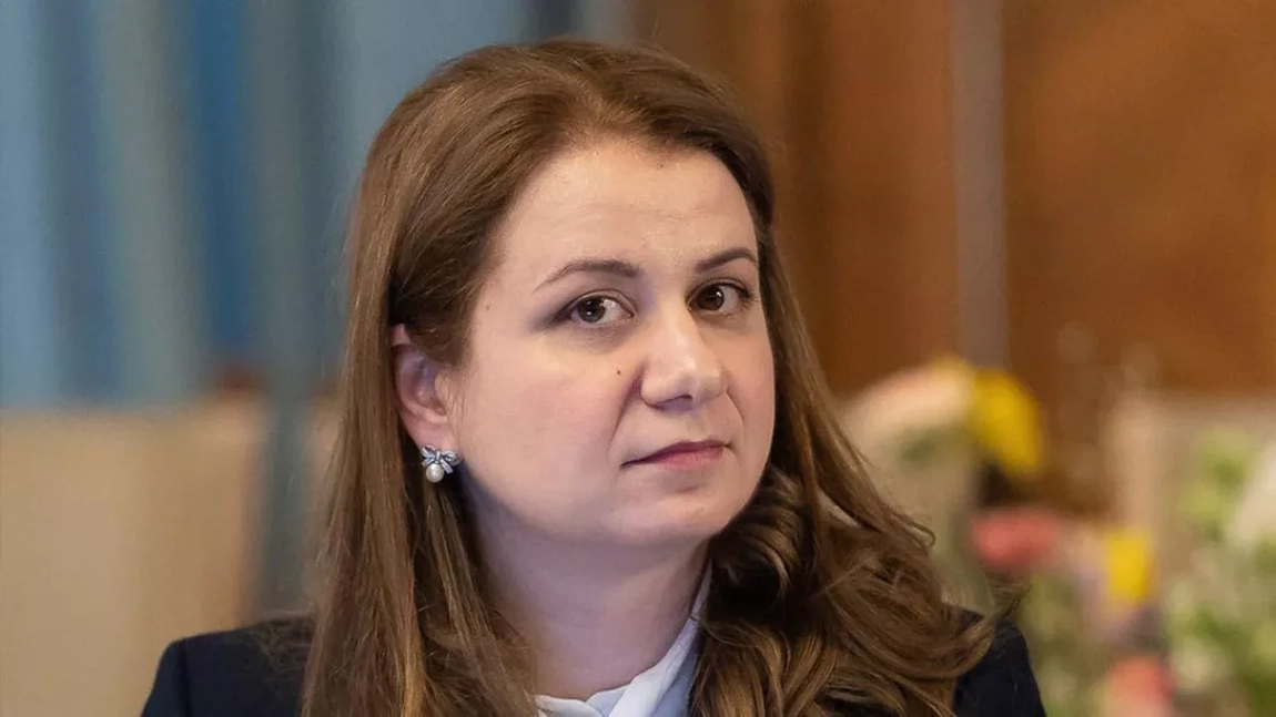 Ligia Deca, un exemplu de revolving door: Cum a ajuns să influențeze educația din două colțuri ale sistemului
