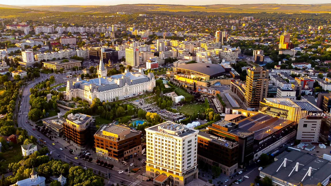 Premieră în România. Colaborare internaţională pentru viitorul oraşelor: Foster + Partners, unul dintre liderii mondiali ai arhitecturii contemporane, proiectează dezvoltările IULIUS de la Constanţa şi Iaşi