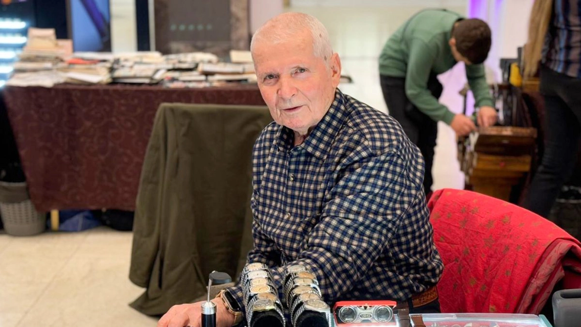 El este bărbatul care are poate cea mai mare colecție de ceasuri din tot Iașul. Strânge de o viață adevărate bijuterii