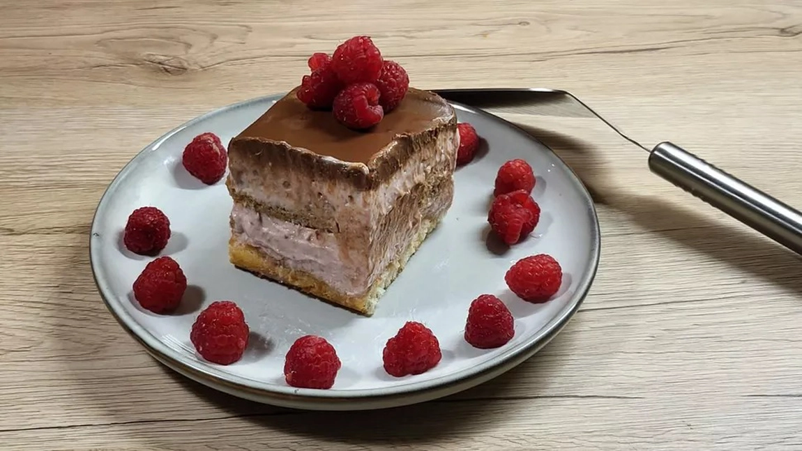Prăjitură cu lapte condensat și mascarpone. Nu are nevoie de coacere!