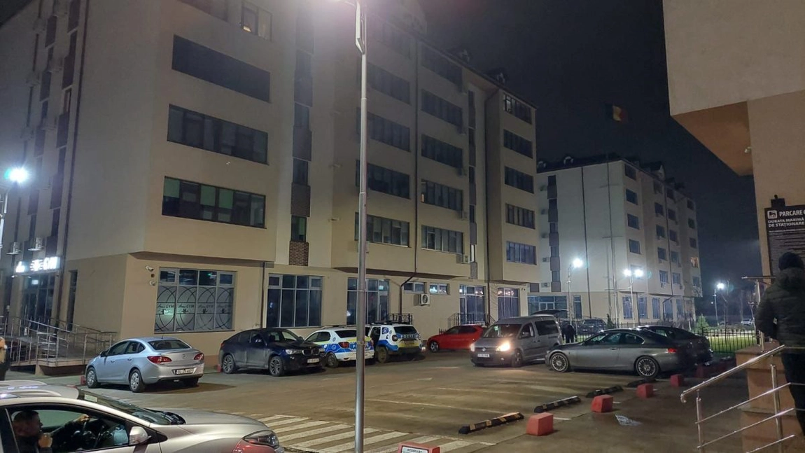 Tragedie la Valea Lupului, într-un cartier rezidential! Un tânăr a căzut de la etajul 5. A fost constatat decesul - UPDATE