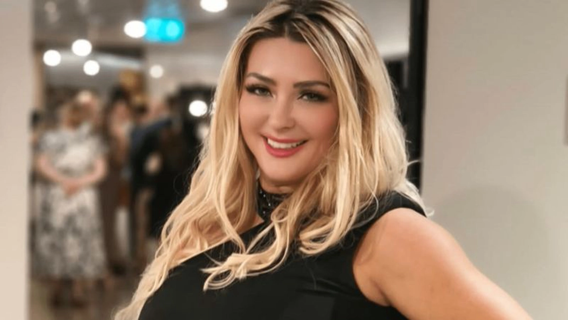 Și-a arătat părțile intime la un meci! Acum atrage critici masive pentru vestimentația ei!
