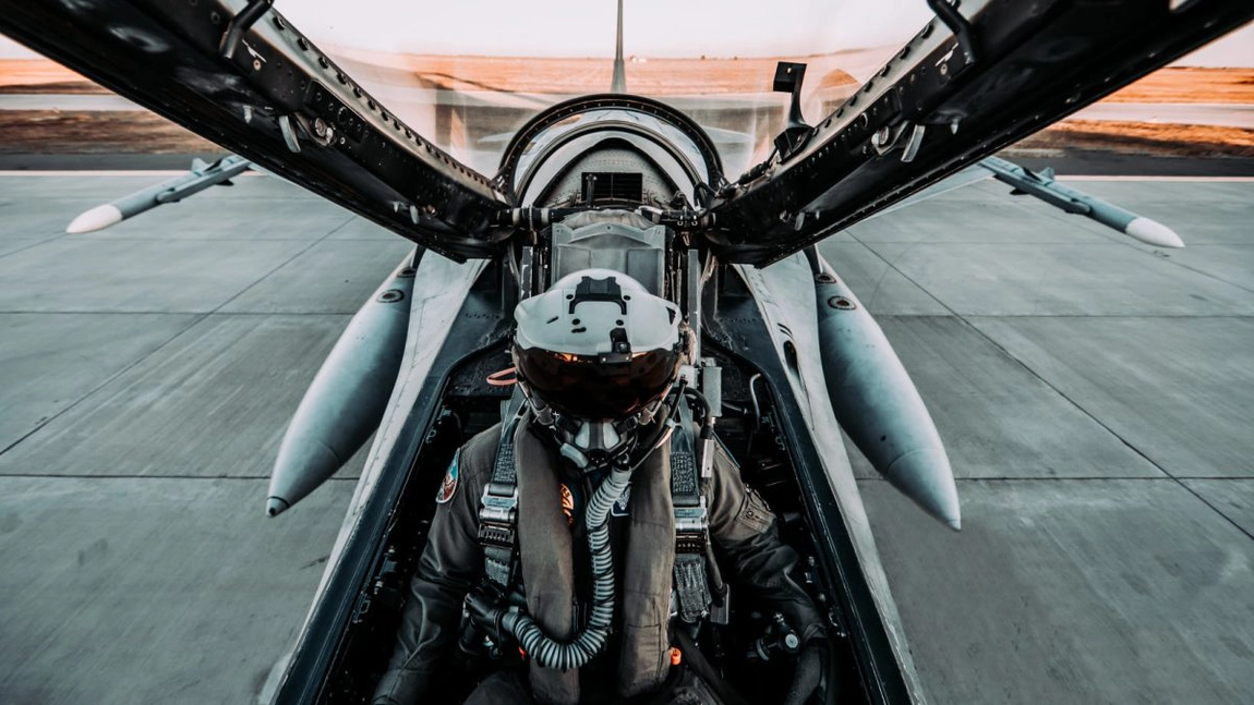 Forţele Aeriene Române anunţă zboruri de antrenament pe întreg teritoriul României. Pot genera îngrijorări 