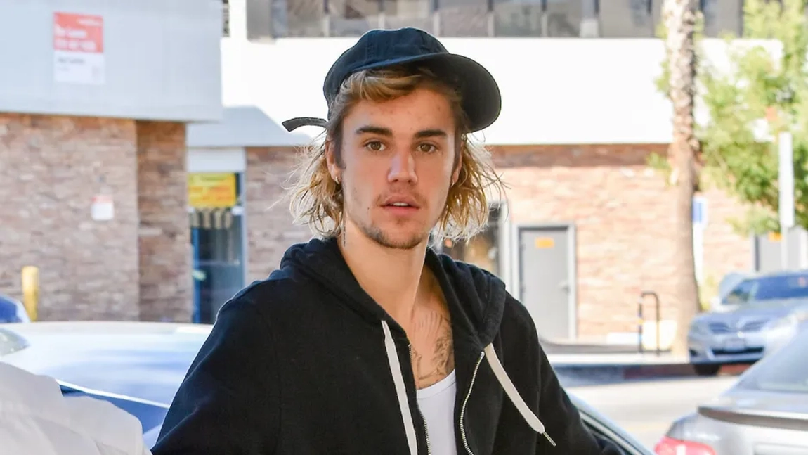 Apariție rară: Justin Bieber a renunțat la șapcă! Noua lui tunsoare a uimit fanii 