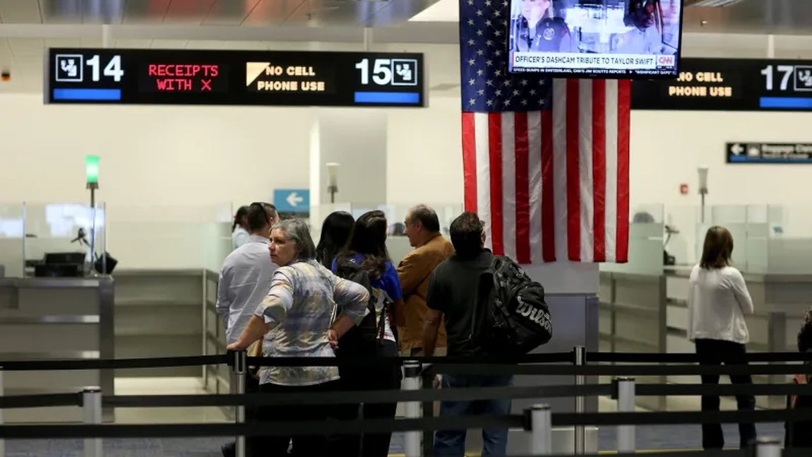 Regulile esențiale pentru românii care vor să călătorească fără viză în SUA