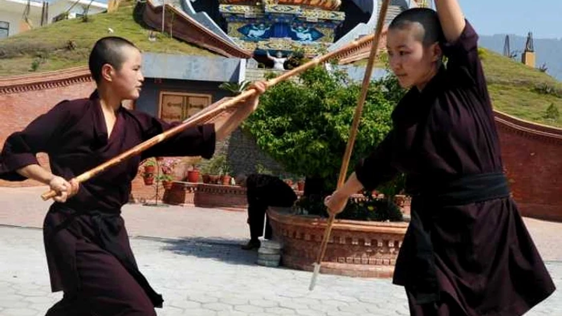 Redeschiderea spectaculoasă a mănăstirii din Nepal: Călugărițele kung fu sfidează tradiția