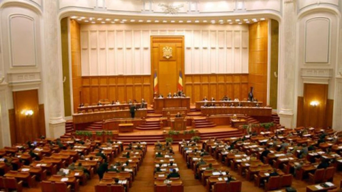 Undă verde pentru concedieri la Camera Deputaților: 240 de posturi, tăiate pentru reducerea cheltuielilor