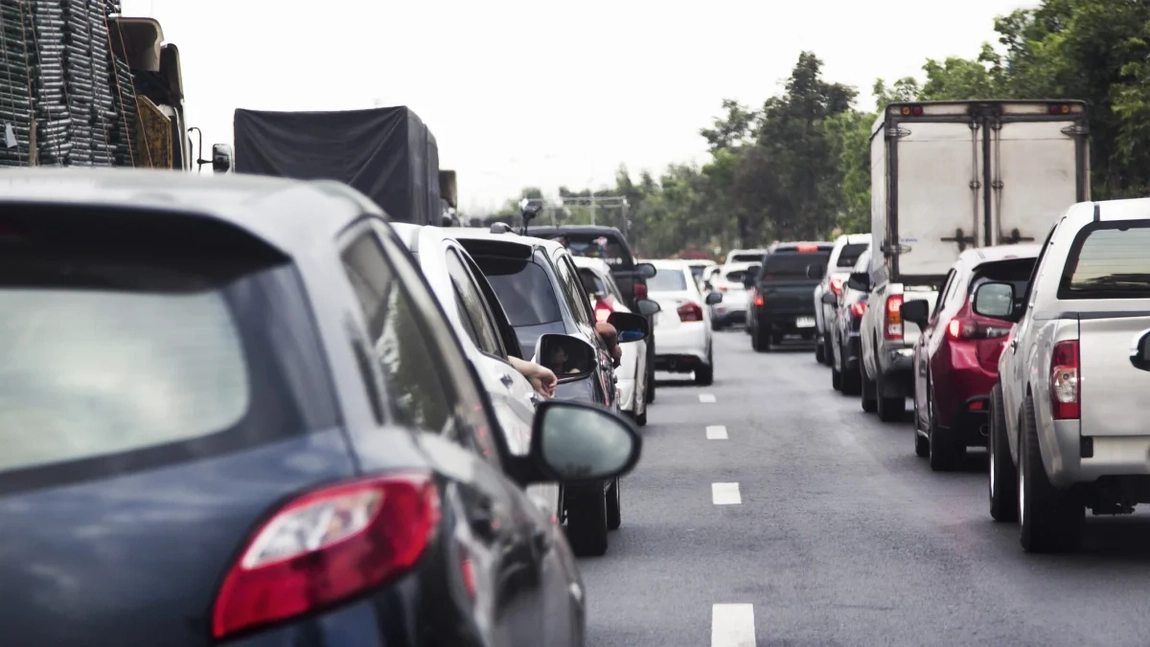 Noile reguli privind dotările auto obligatorii impuse în 2025! Ce nu trebuie să lipsească din mașina personală