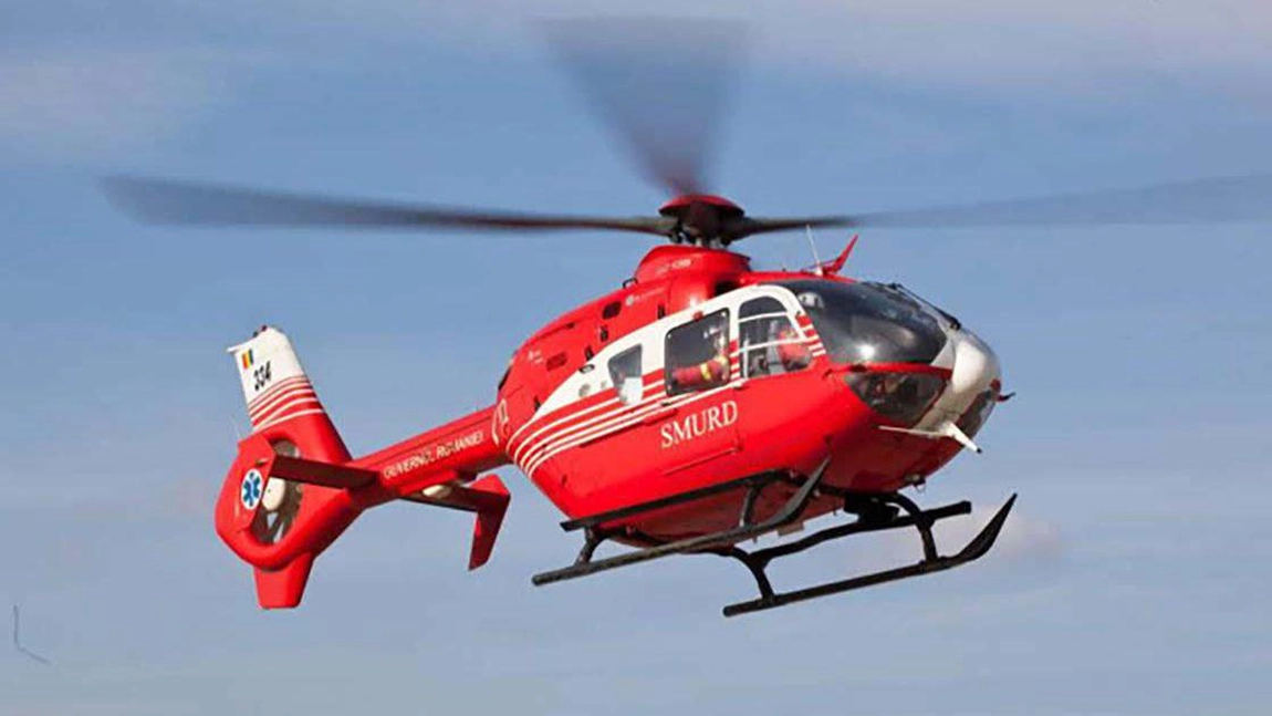 Un bărbat de 53 ani, adus cu elicopterul SMURD de la Focșani la Iași. Ce probleme medicale are