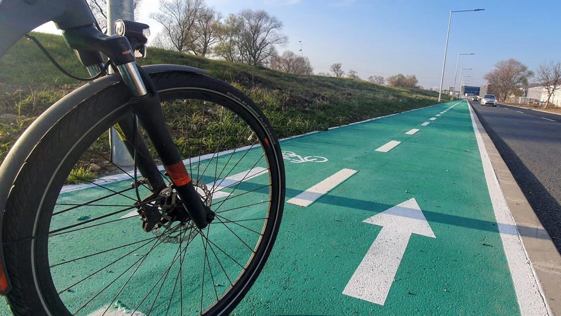 Două firme din Iași vor să construiască peste 8 kilometri de piste pentru biciclete în comuna Miroslava! Proiectul valorează peste 3,4 milioane de euro