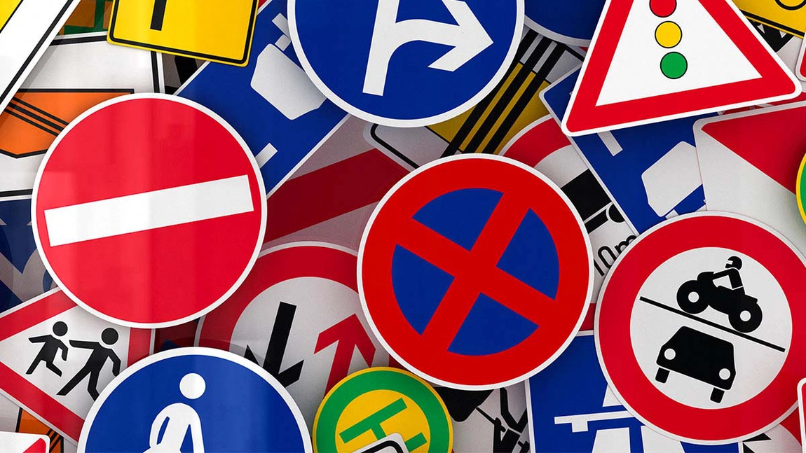 Șoferii români nu cunosc acest indicator rutier! Unde poate fi întâlnit și ce semnifică