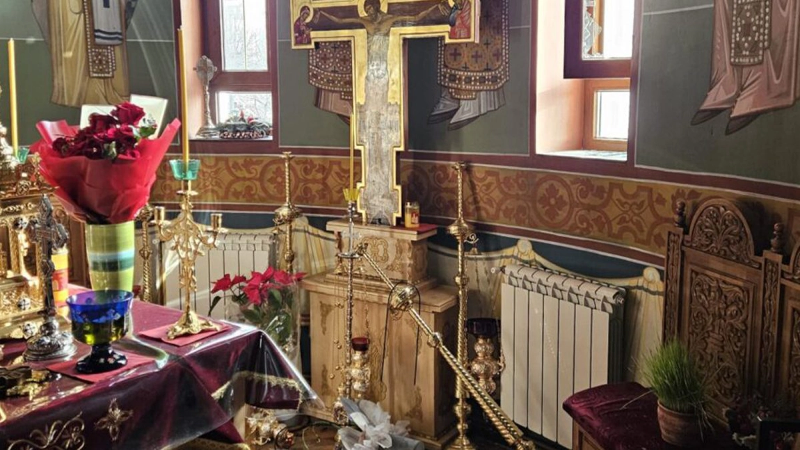 Tentativă de jaf la o cunoscută biserică din Pașcani! A intrat, prin efracție, în lăcașul de cult și a încercat să plece cu banii din cutia milei: „Am văzut pe camerele de supraveghere că era un singur bărbat”