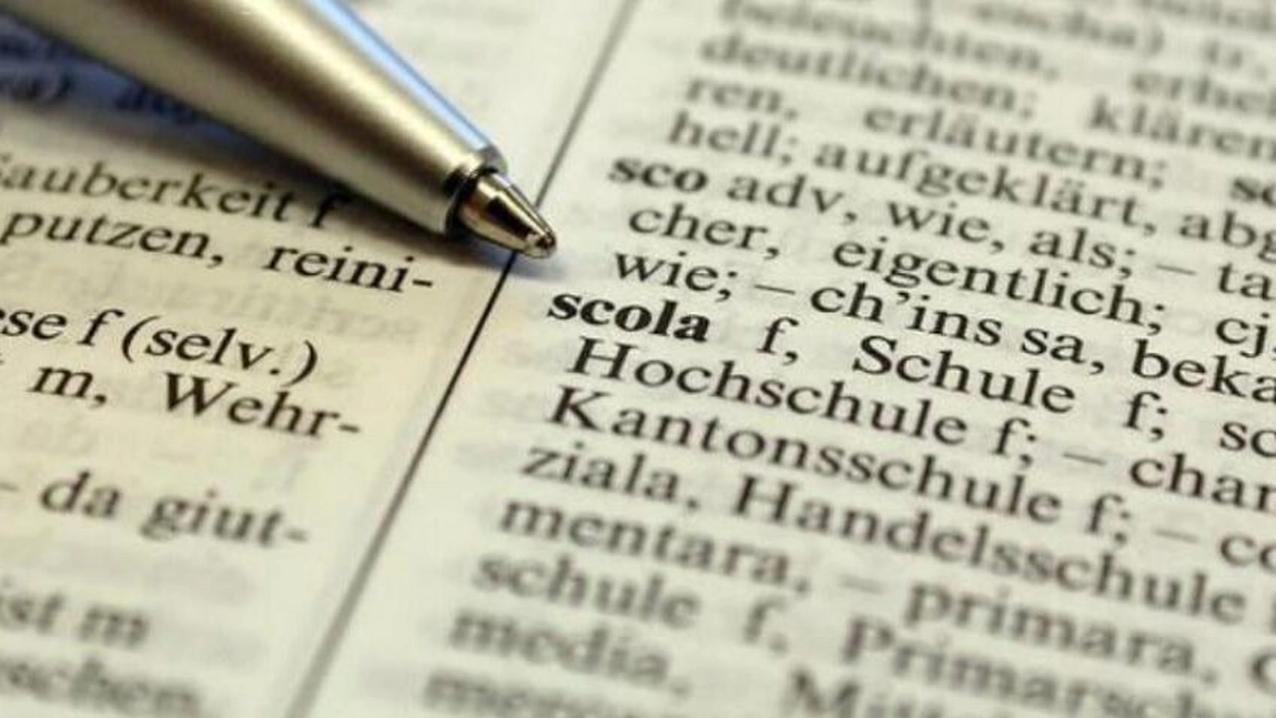 Latina a fost scoasă de la liceu în proiectele de planuri-cadru 2025 lansate de Ministerul Educației