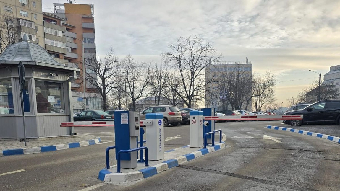 Parcarea publică de la Mănăstirea Golia a fost deschisă. Cât costă ora