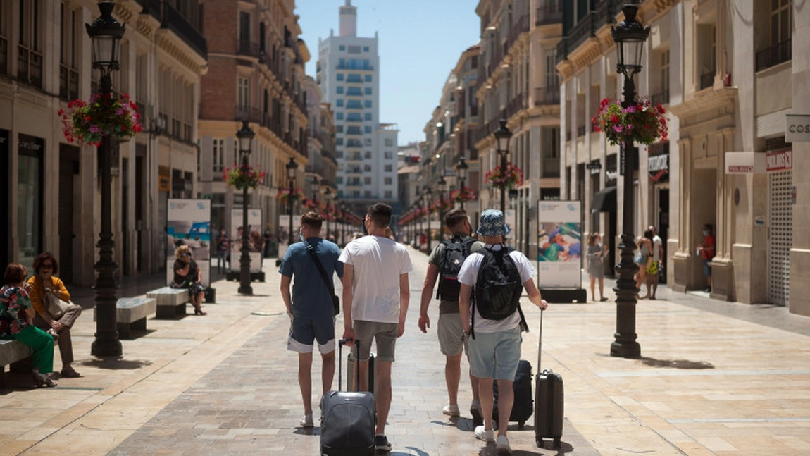 Restricții dure pentru turiști în 2025! Orașele din Europa care vor fi mai greu de vizitat