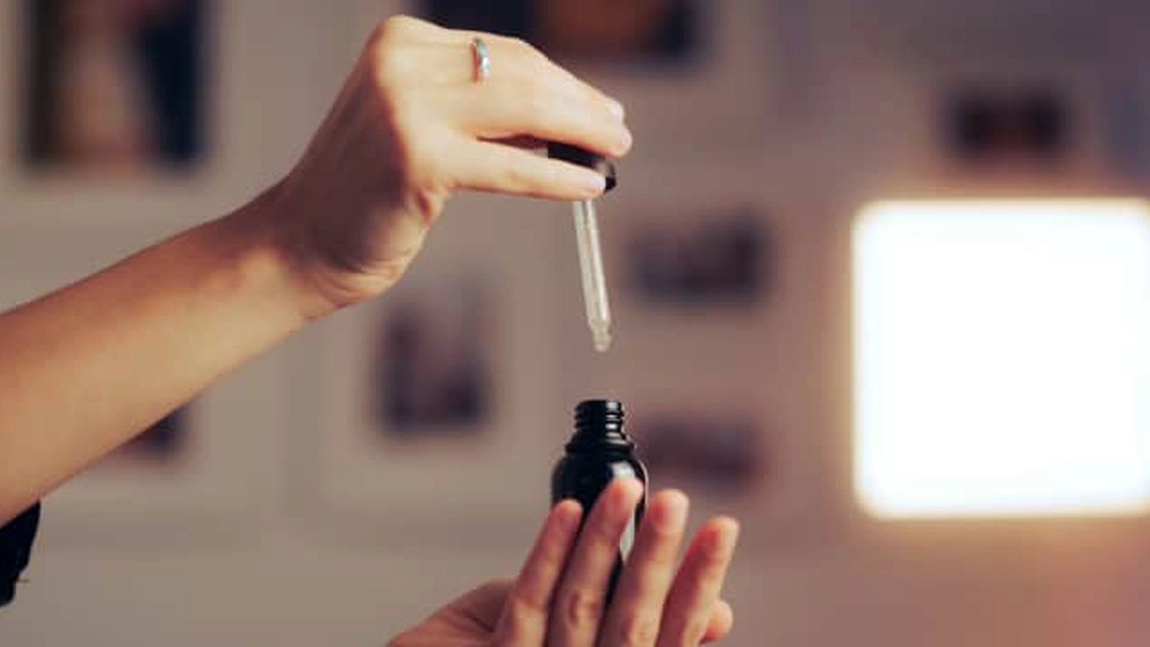 Retinol, beneficii în rutina de îngrijire. Care este secretul unui ten mai tânăr și mai sănătos
