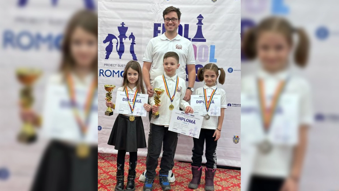 Elevii Școlii Primare „Carol I” Iași reprezintă România la Campionatul Mondial de Șah din Serbia