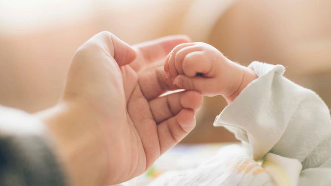 Tot mai multe ieșence aleg să nască în spitale private din afara Iașului pentru că e mult mai ieftin. Ce prețuri au nașterile la Regina Maria, Polisano sau Spitalul Arcadia