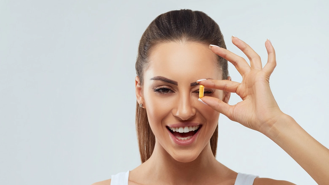 Ce vitamine poți lua pentru pielea uscată. Cum să îți hidratezi și să îți protejezi epiderma