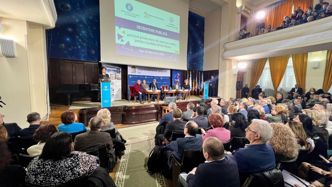 Propuneri după dezbaterea de la Iași, privind noile planuri-cadru cu ministrul Educației, Daniel David! Profesorii cer corectări: „Cred că se vor schimba lucruri în urma acestor întâlniri”