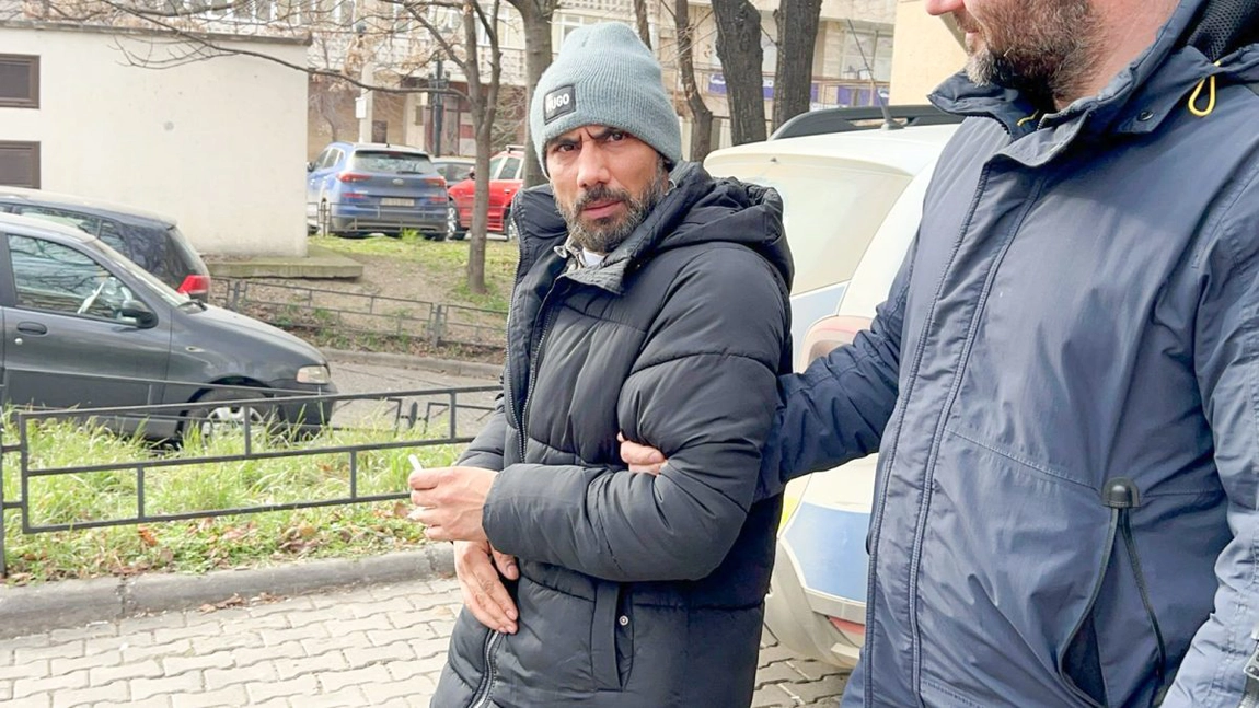 Ionuț Zodieru, un infractor cu state vechi, a fost arestat după ce i-a amenințat pe polițiștii din Podu Iloaiei. Iată filmul evenimentelor