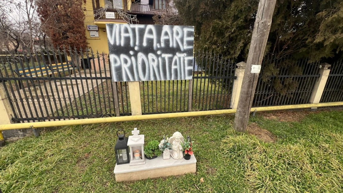 Urmele tragediilor, pe marginea șoselelor din Iași. Familii întregi, distruse după accidente rutiere terifiante, pe drumul morții, între Iași și Lețcani. Nici până acum nu s-au luat măsuri
