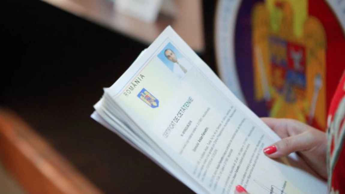 Peste 100.000 de români vor putea avea două buletine! La mijloc este vorba despre un acord istoric!