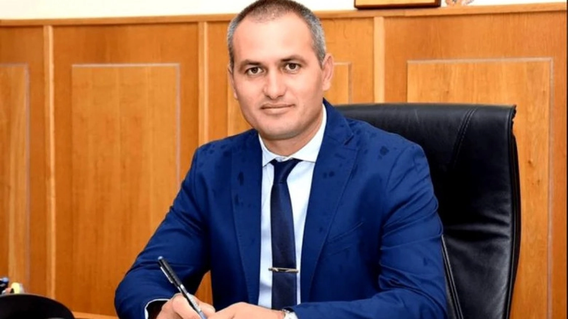 Primarul din Crevedia, acuzat de trafic de persoane și exploatare. Florin Petre ar fi exploatat un bărbat cu handicap la ferma sa de animale