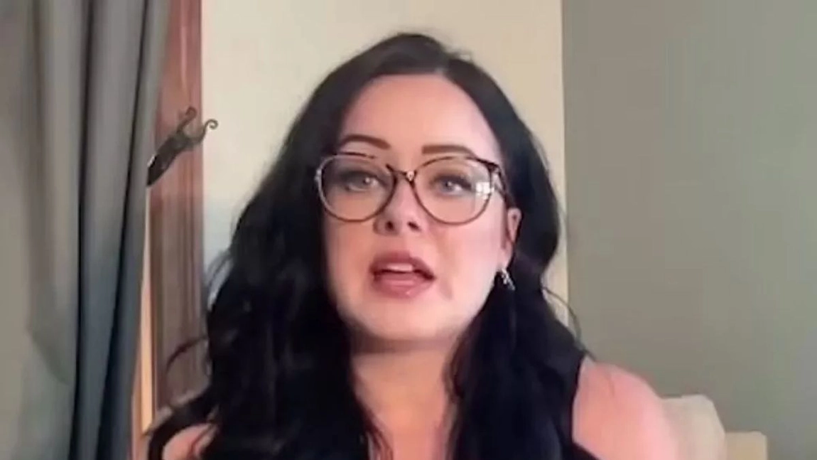 O altă profesoară a fost prinsă că face OnlyFans! A fost dată afară imediat!