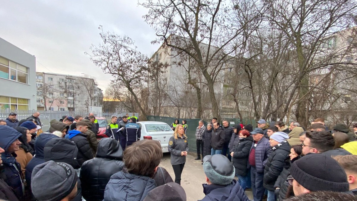 Activitate de educaţie anticorupţie, cu instructori auto și cursanți ai școlilor de șoferi, la Iași