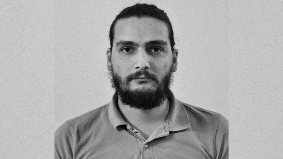 Un artist din Iași a găsit o formă de protest, de-a dreptul inedită, contra conducerii municipalității: „Am împins-o pe stradă, până s-a decapitat”