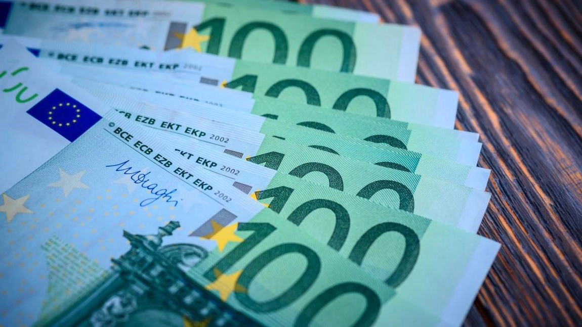 200.000 de euro, bani de la Guvern pentru toți tinerii care îndeplinesc această simplă condiție