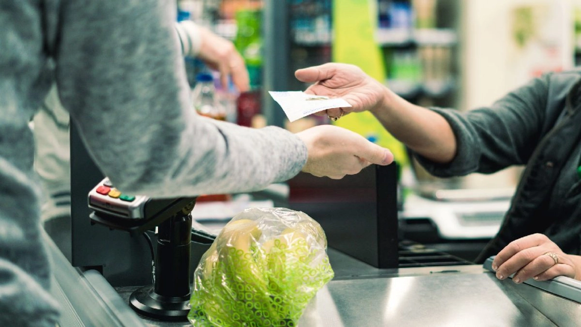 Dispar casele de marcat din supermarketuri! Cum își vor plăti românii cumpărăturile