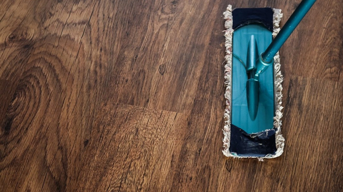Mopurile electrice cu aburi: curățenie fără chimicale, sigură pentru familie