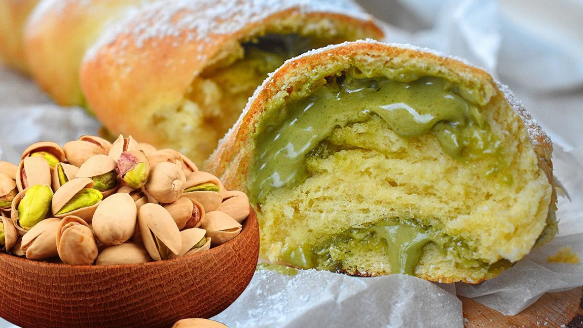 Cum să faci cel mai delicios cozonac cu fistic. Rețeta tradițională adaptată