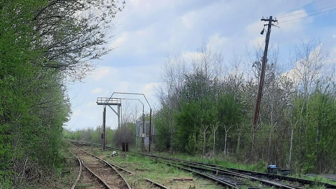 Două firme sunt interesate să repare linia ferată până la granița cu Ucraina. Sucursala Regională de Căi Ferate Iași plătește 540.000 de euro