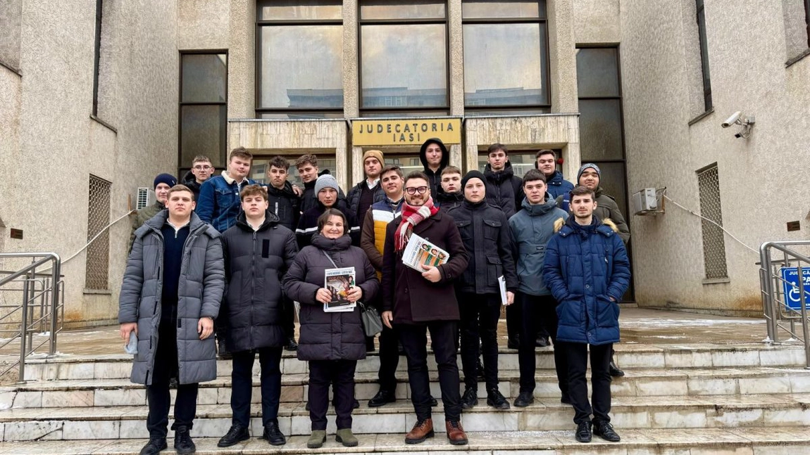 Elevii Seminarului Teologic ,,Sfântul Vasile cel Mare” au vizitat Judecătoria Iași, unde au aflat mai multe despre organizarea sistemului judiciar din România
