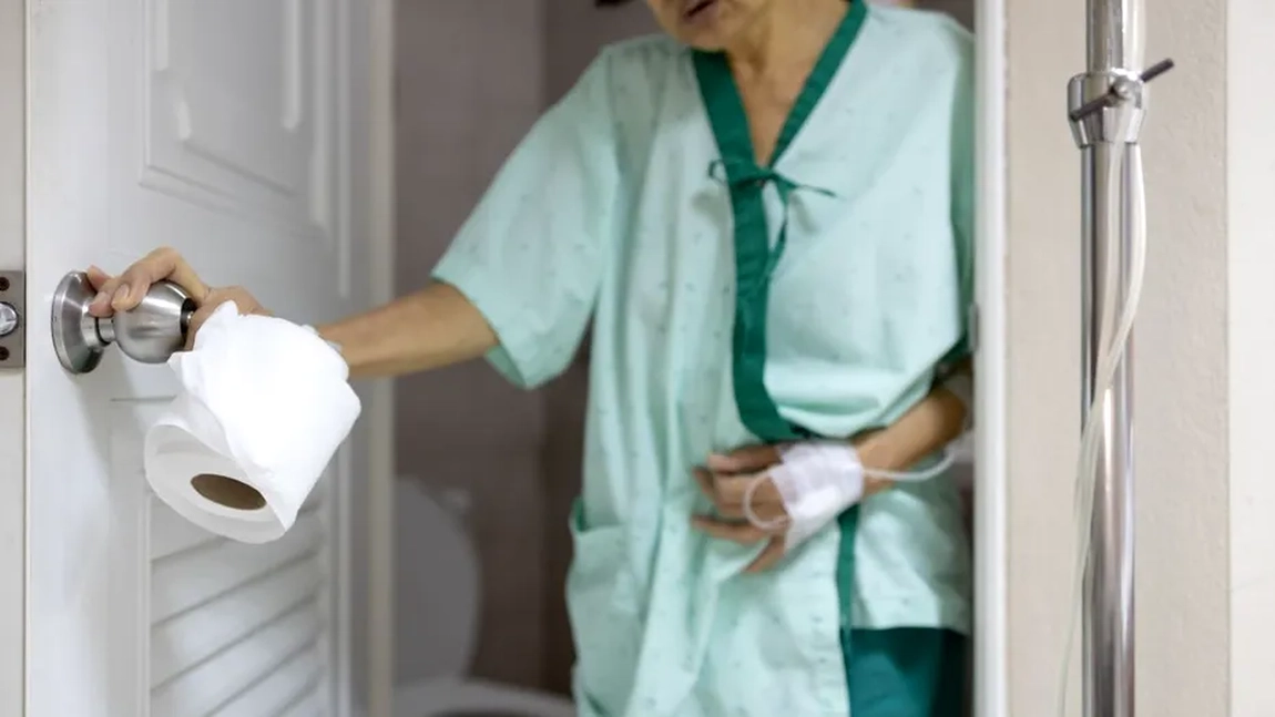 În cât timp trece Clostridium. Persoanele în vârstă, mai vulnerabile la infecția cu bacteria „ucigașă” din flora intestinală