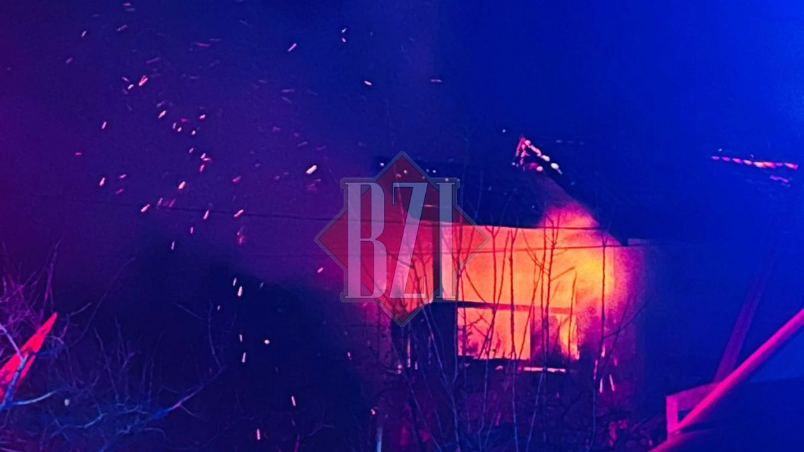Incendiu în județul Iași! O casă a fost cuprinsă de flăcări
