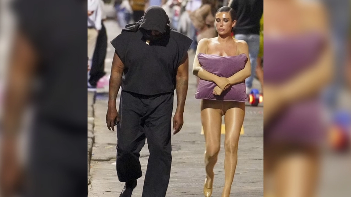 Kanye West, obsedat de nuditate: Cum își modelează partenerele pentru propria faimă