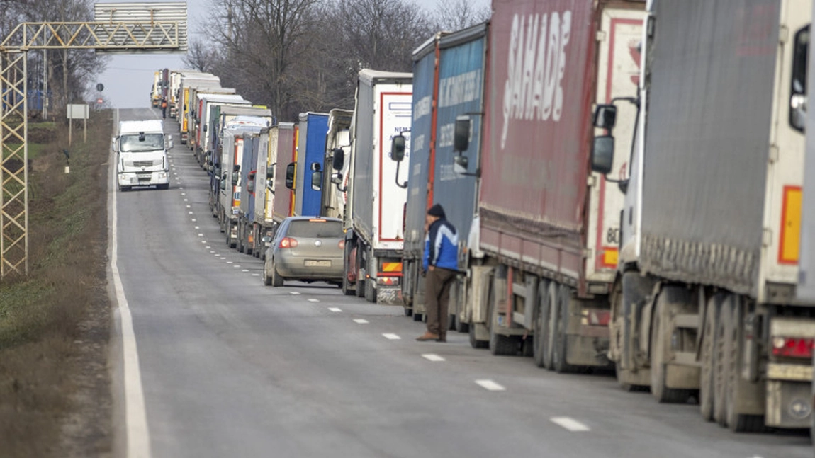 Noi tarife pentru mașinile de mare tonaj au fost stabilite de primărie! Prețul poate depăși 50.000 de lei pe an