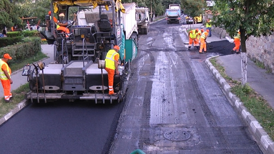 Peste 4,8 milioane de lei vor fi cheltuiți pentru modernizarea drumurilor din comuna Mogoșești! Primăria caută firme pentru executarea lucrărilor
