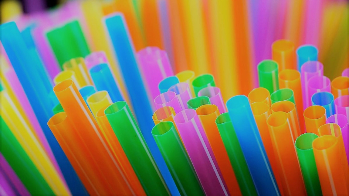 România, sub presiunea Comisiei Europene: Procedură de infringement din cauza plasticului de unică folosință