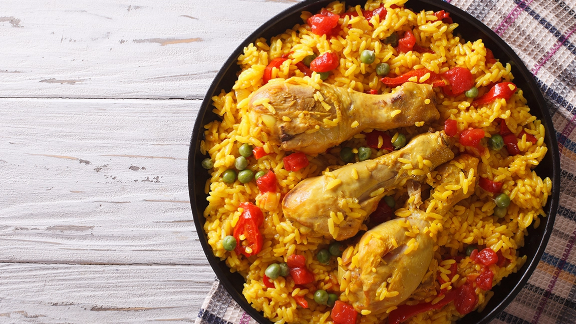 Pilaf cu carne de pui, gătit ca la mama. Experimentează cu două rețete savuroase și delicioase